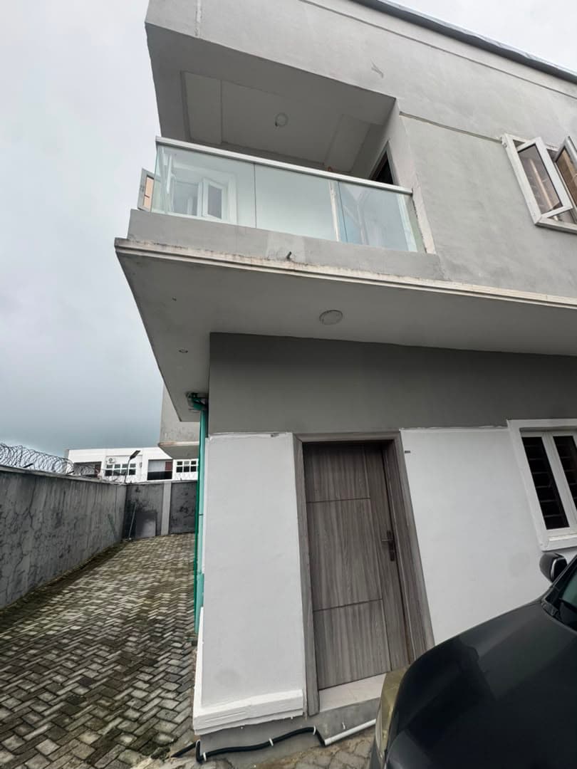 3 Bedroom Duplex for Rent on Orchid Road (After Roundabout)