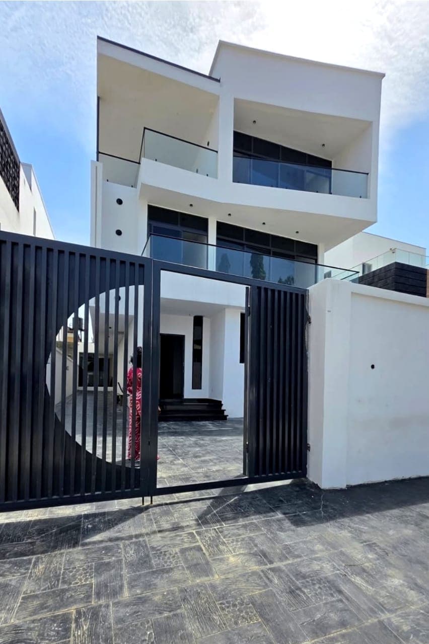 5 Bedroom Duplex for Sale in Lekki Phase 1, Lagos