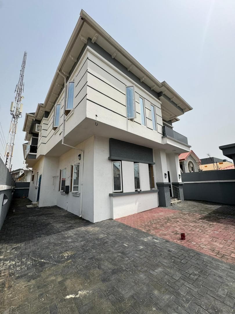 5 Bedroom Duplex for Rent in Agungi, Lagos