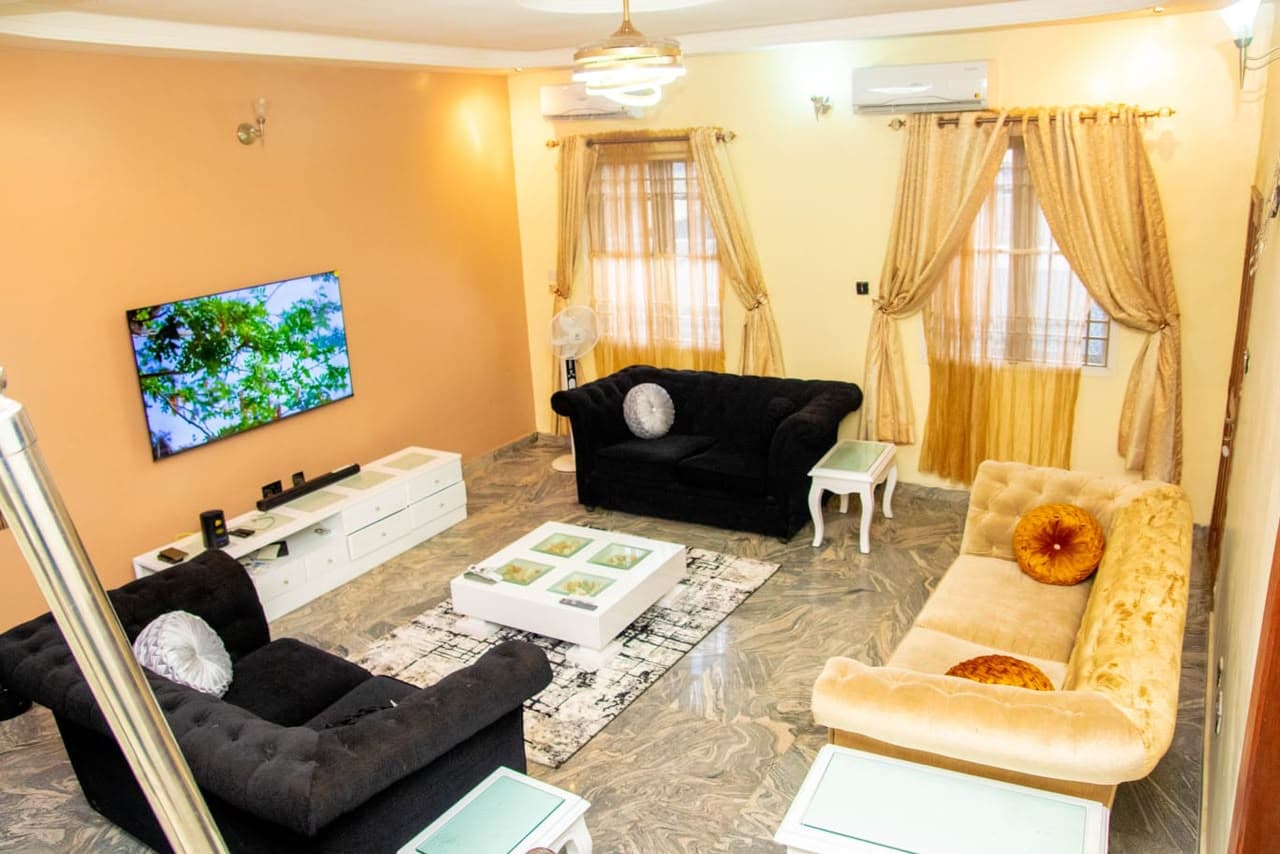 4 Bedroom En-Suite Duplex for Shortlet in Magodo Phase 1 GRA, Lagos