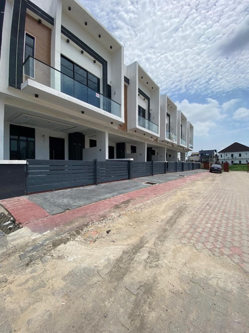 4 Bedroom Terrace Duplex for Sale - Ikota (2)