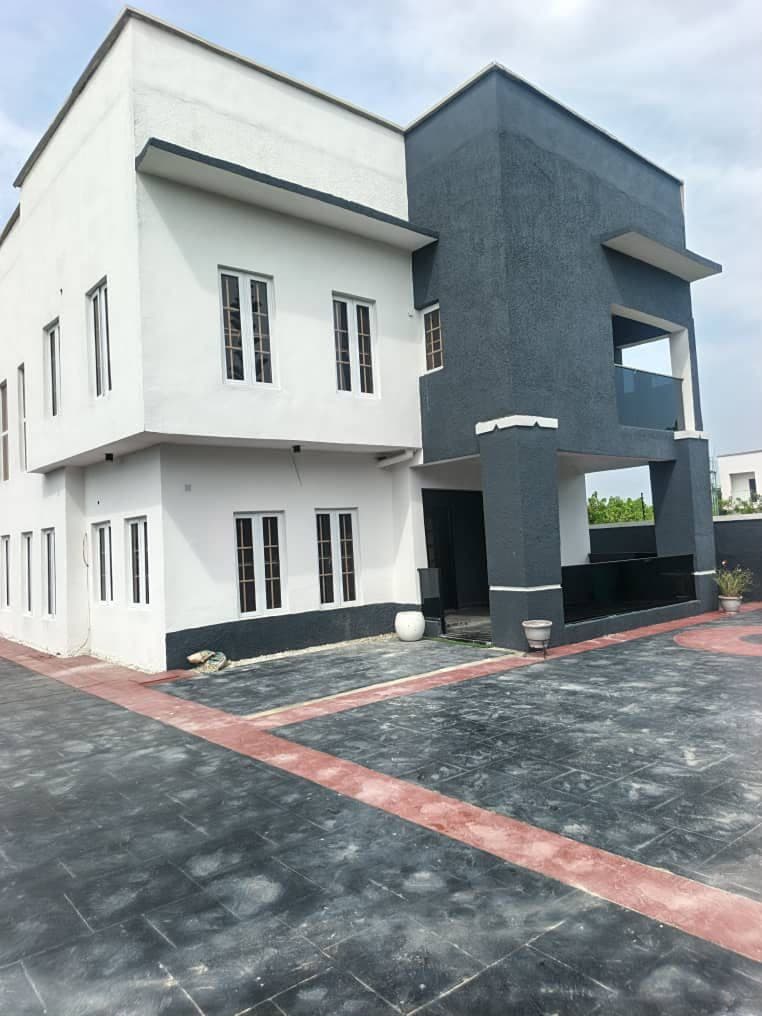 5 Bedroom Duplex for Sale in Lekki, Lagos