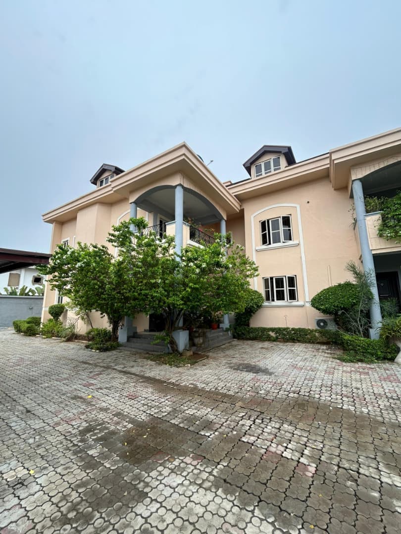 4 Bedroom Waterfront Duplex for Rent in Ikoyi, Lagos