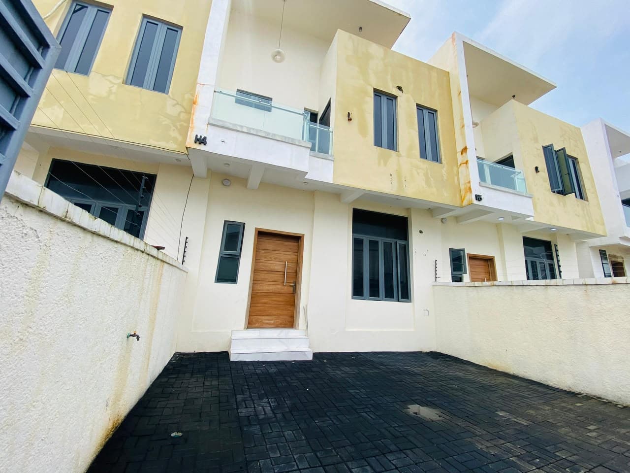 4 Bedroom Terrace for Sale at Ikota GRA, Lagos