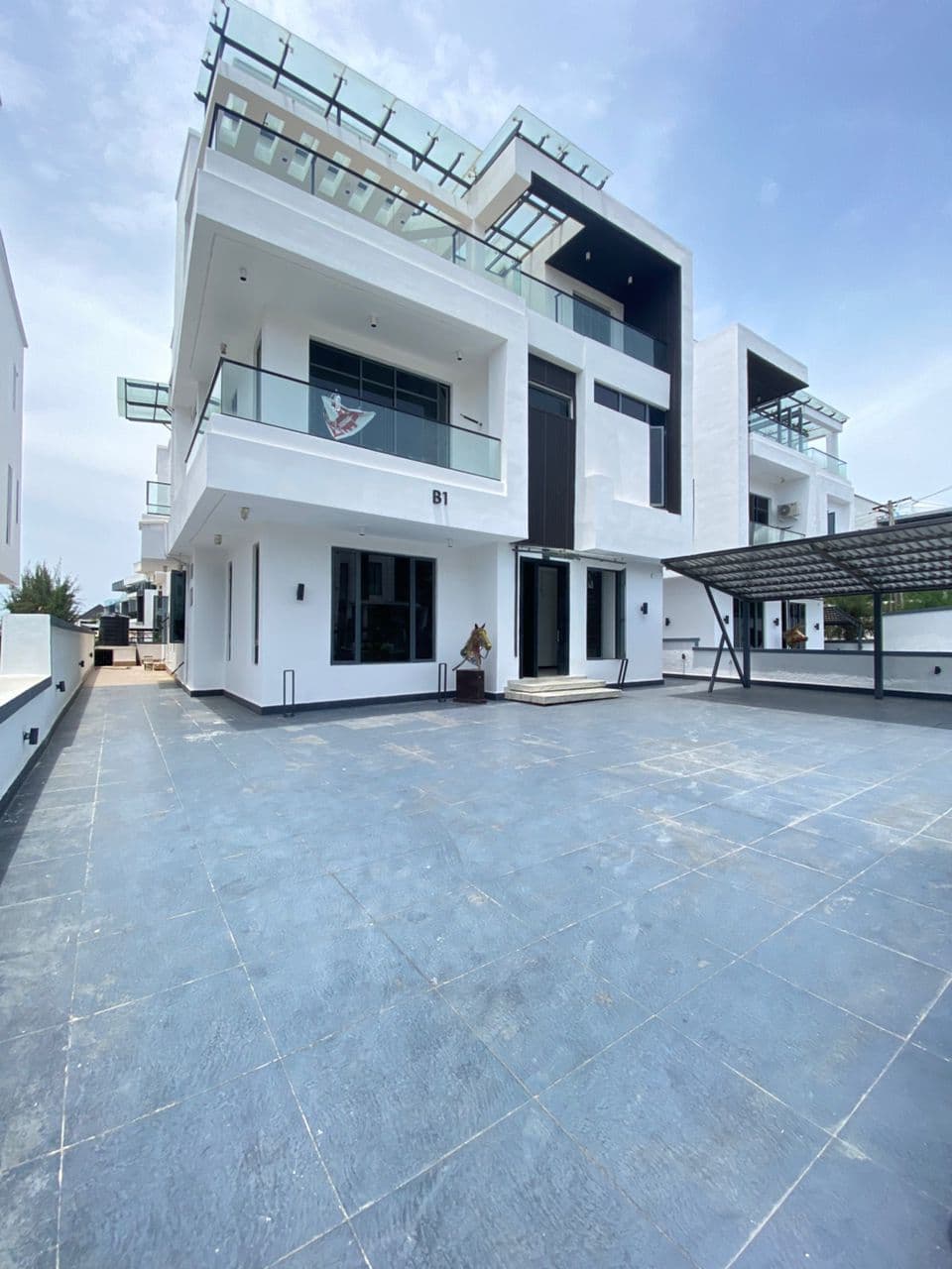 6 Bedroom Duplex for Sale in Megamound Estate, Lagos