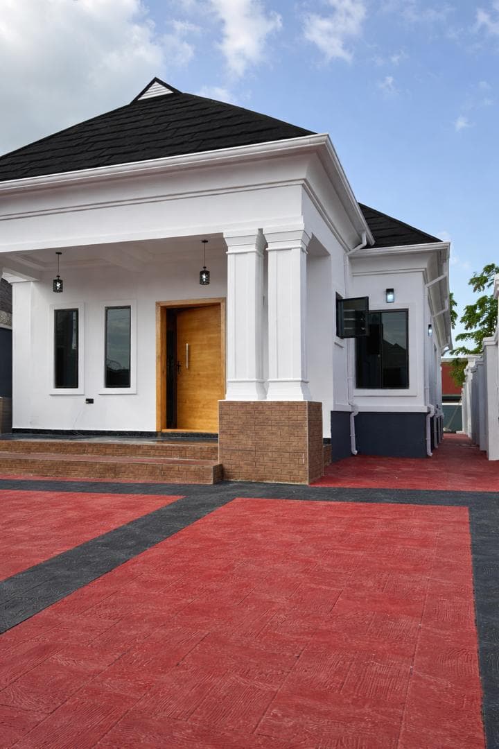 2 Bedroom Flat for Sale in Oba-Ile, Akure