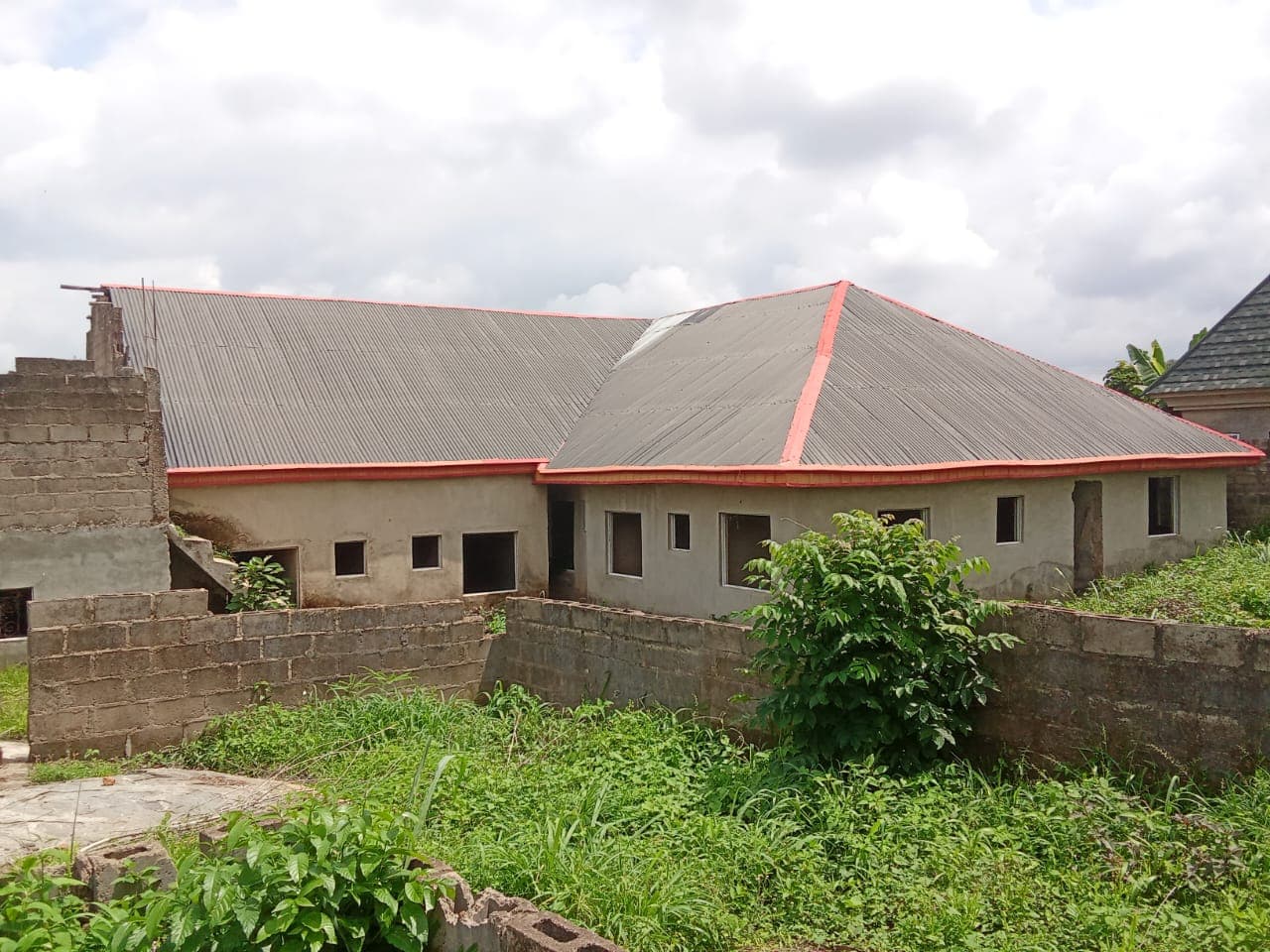 14 Hotel Rooms on 2 Plots of Land for Sale in Alagbaka, Akure