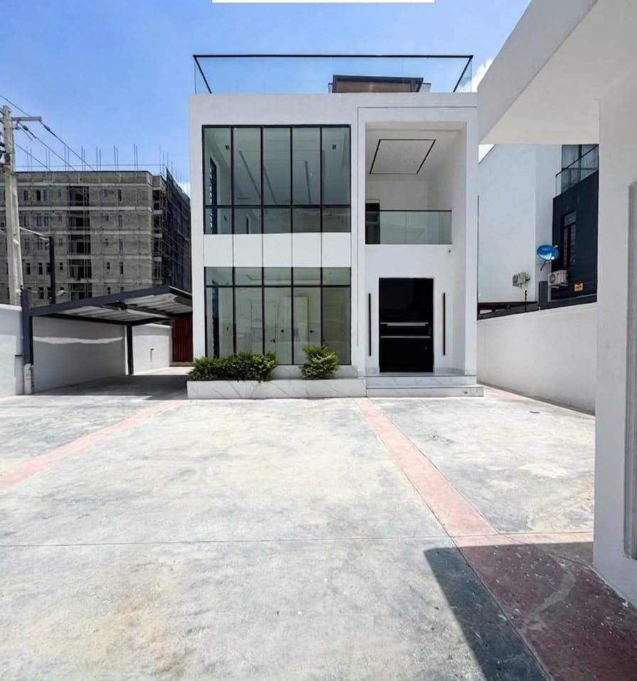 5 Bedroom Fully Detached Duplex with Pool for Sale in Lekki Phase 1, Lagos
