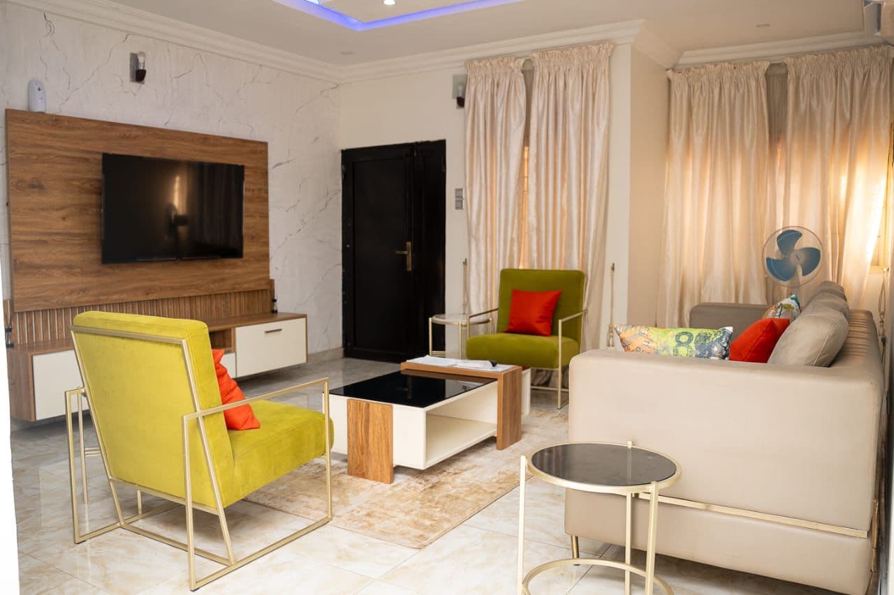 3 Bedroom Flat Shortlet in Magodo Phase 2, Lagos