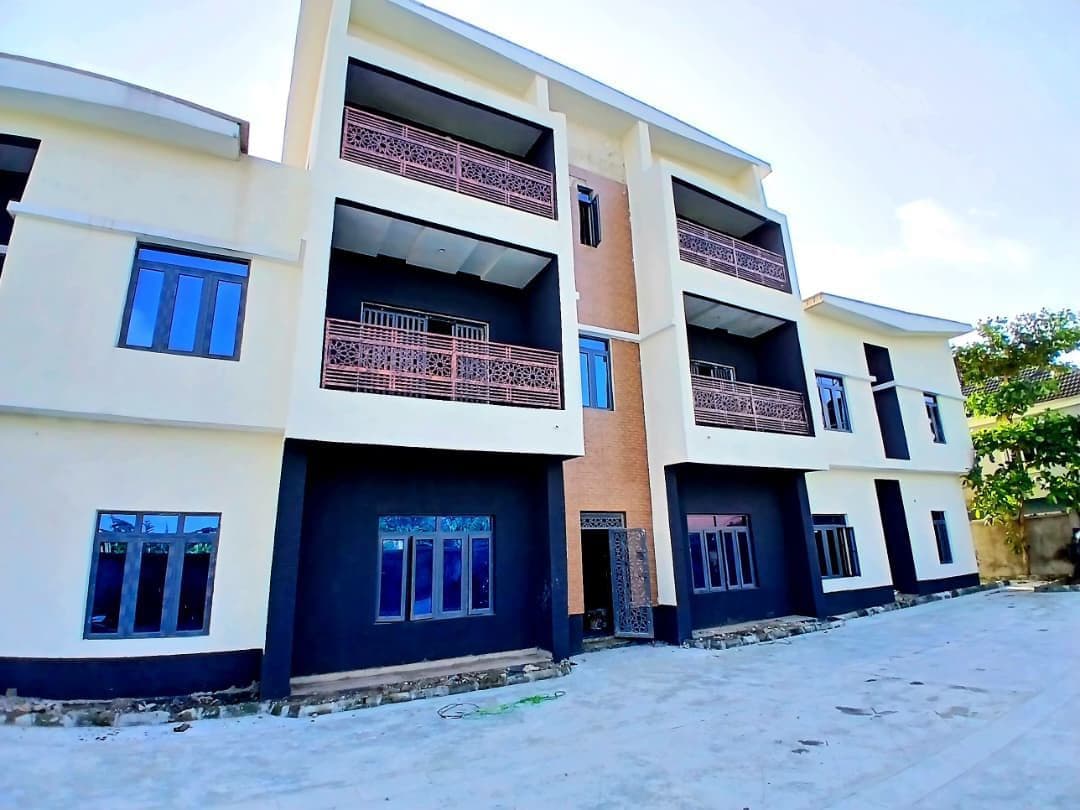 3 Bedroom Flat with Boys Quarter for Rent in Lekki Scheme II, Lagos