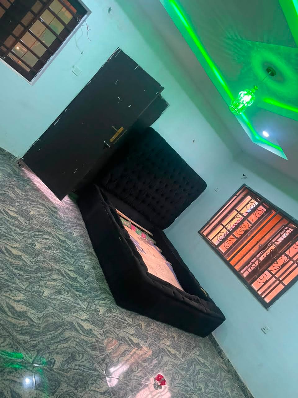 Self Contain for Rent in Elebu Market, Ibadan