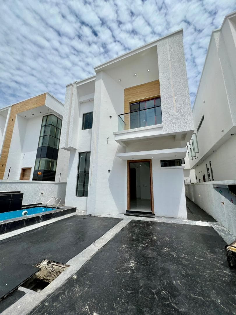 5 Bedroom Duplex for Sale in Chevron, Lekki