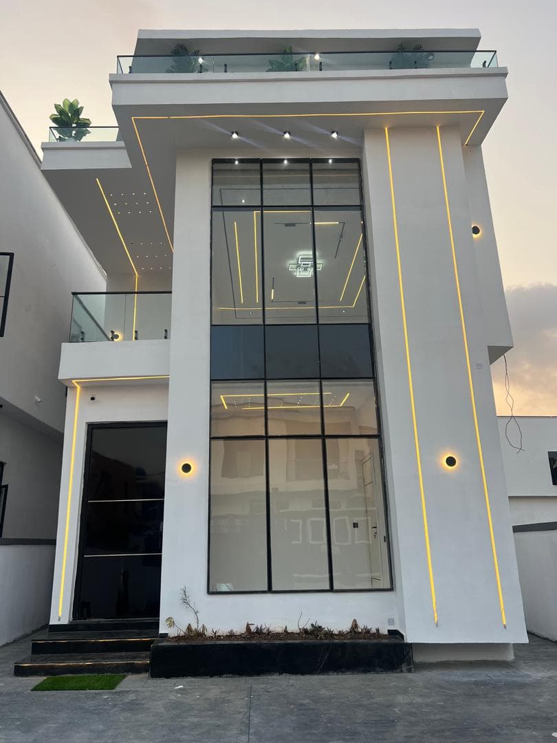 5 Bedroom Duplex for Sale in Harris Drive, VGC Extension