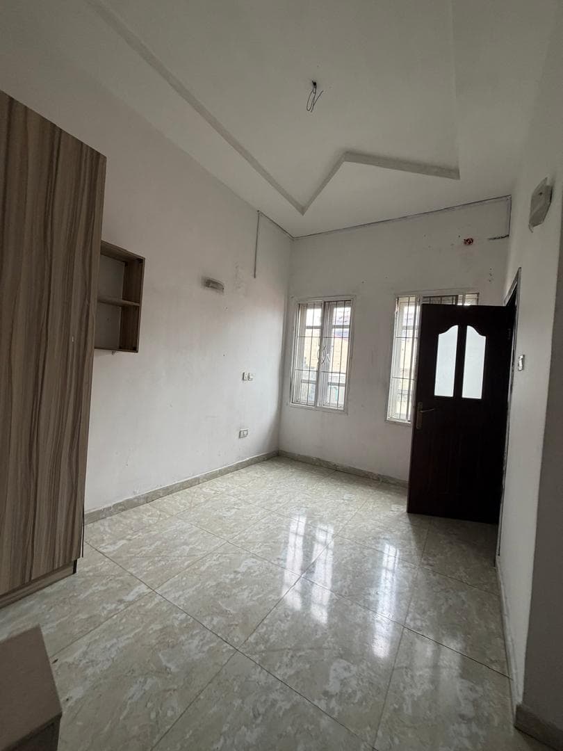 Self Contained Studio for Rent in Idado Estate, Lagos - 4