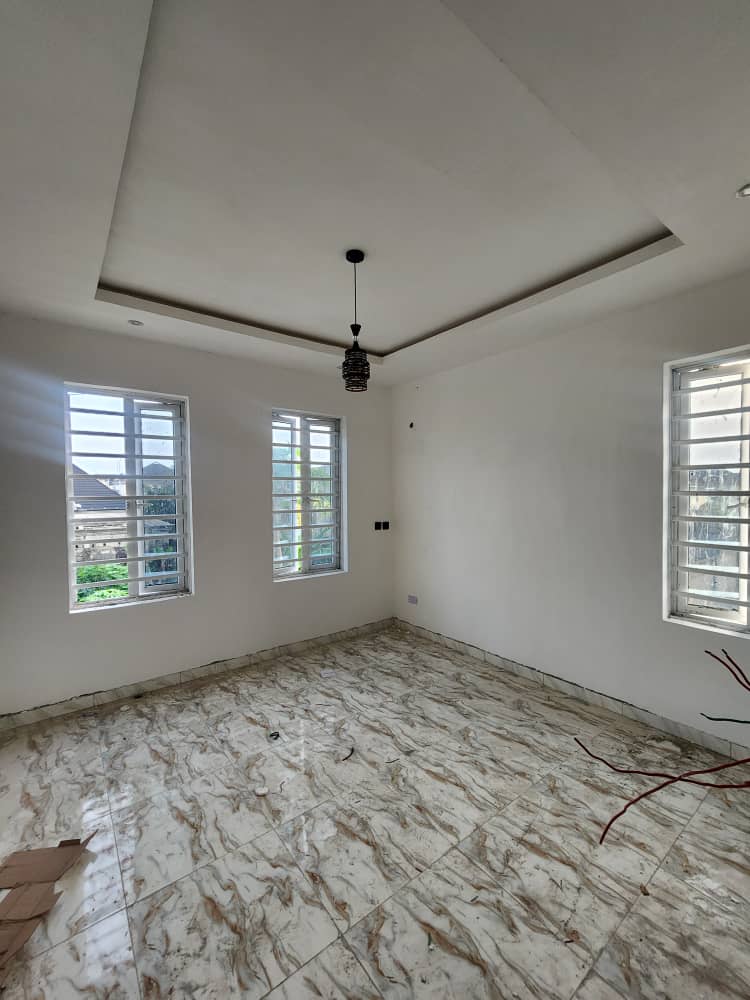 2 Bedroom Flat for Rent at Ogunfayo, Lagos - 2