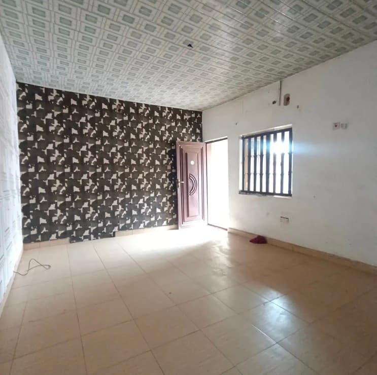 1 Bedroom Self Contain for Rent in Madigrazz, Off Akala Express