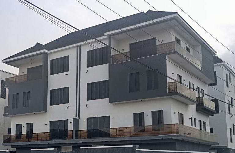 6 Bedroom Office for Sale in Lagos